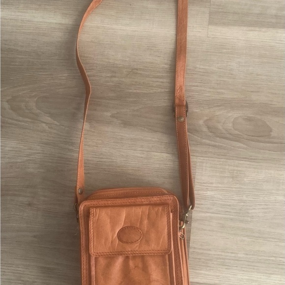 Never used leather wallet purse. Keep your cards, phone, sunglasses - Picture 4 of 14